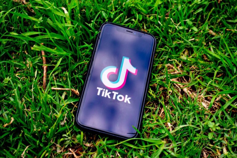 Meilleurs sites pour acheter des commentaires Tiktok francais et